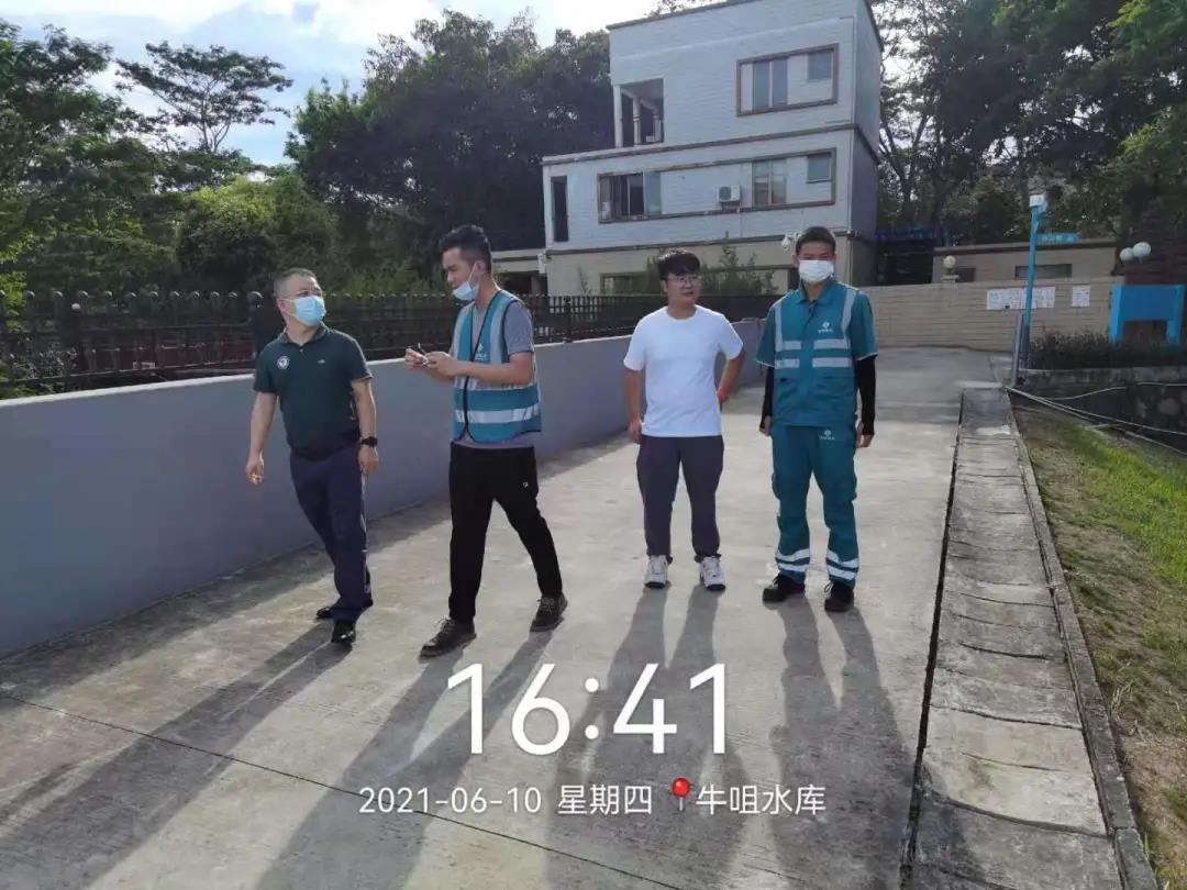 区水务局吴涛同志率队检查牛咀、冷水坑水库防汛工作落实情况.jpg