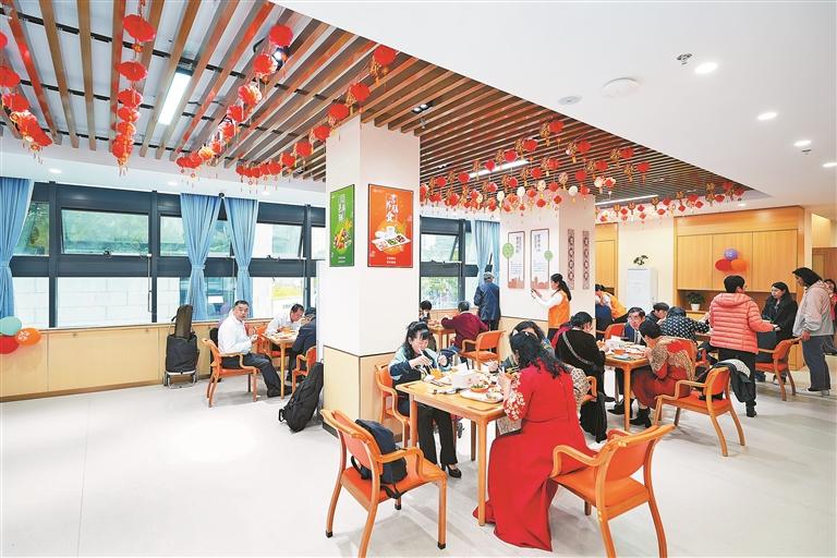 长者助餐让老年人享受快乐“食”光