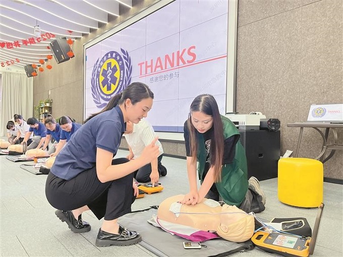 福城街道茜坑社区开展群众性应急救护专题培训.jpg